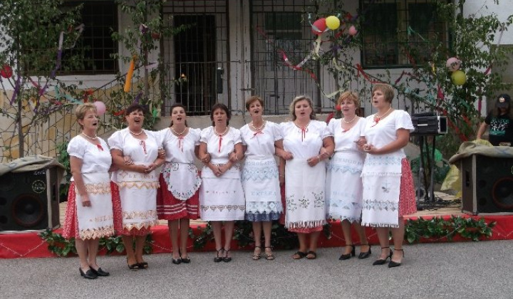 Vystúpenie speváckeho zboru žien v Silickej Brezovej_Fiatal assz