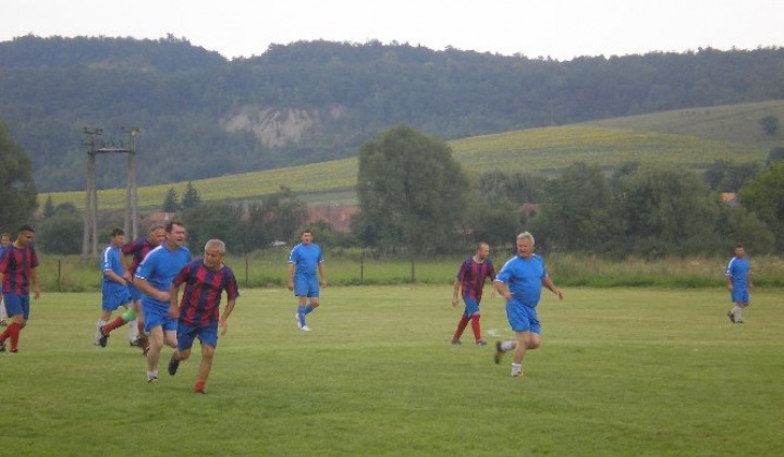 Futbalový zápas v obci Felsőtelekes - seniori