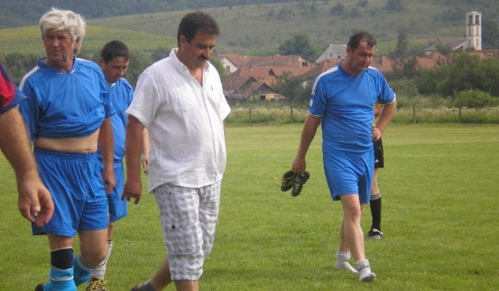 Futbalový zápas v obci Felsőtelekes - seniori