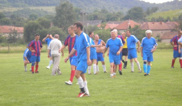 Futbalový zápas v obci Felsőtelekes - seniori