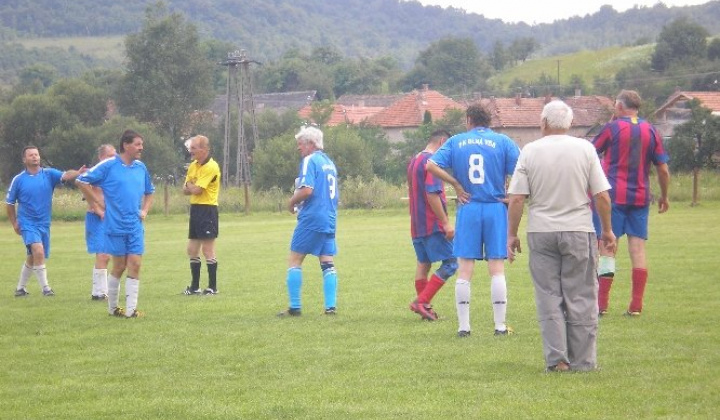 Futbalový zápas v obci Felsőtelekes - seniori