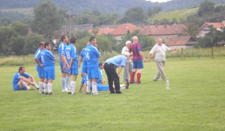 Futbalový zápas v obci Felsőtelekes - seniori