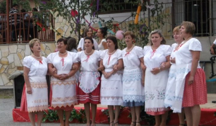 Vystúpenie speváckeho zboru žien v Silickej Brezovej_Fiatal assz