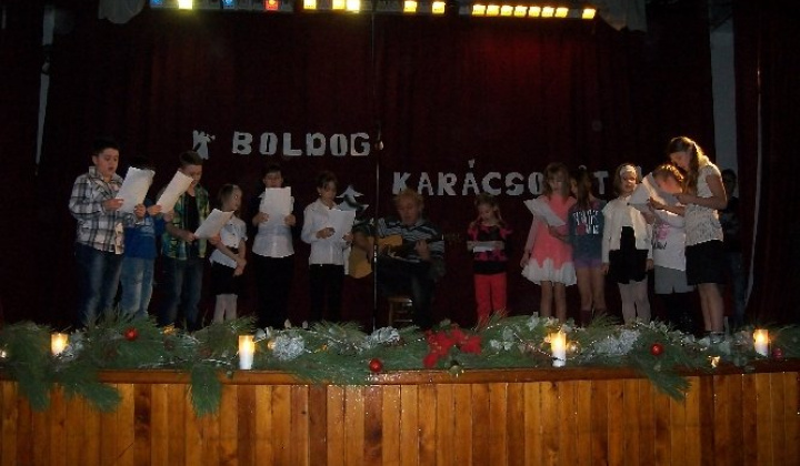 Karácsonyi műsor - Vianočný program