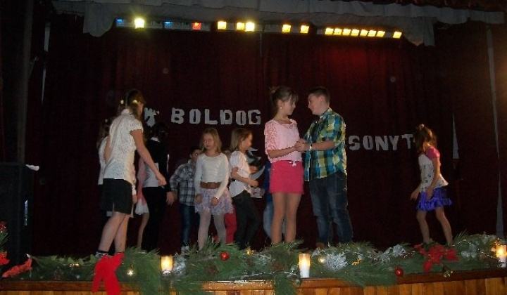 Karácsonyi műsor - Vianočný program
