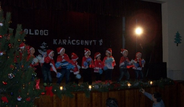 Karácsonyi műsor - Vianočný program