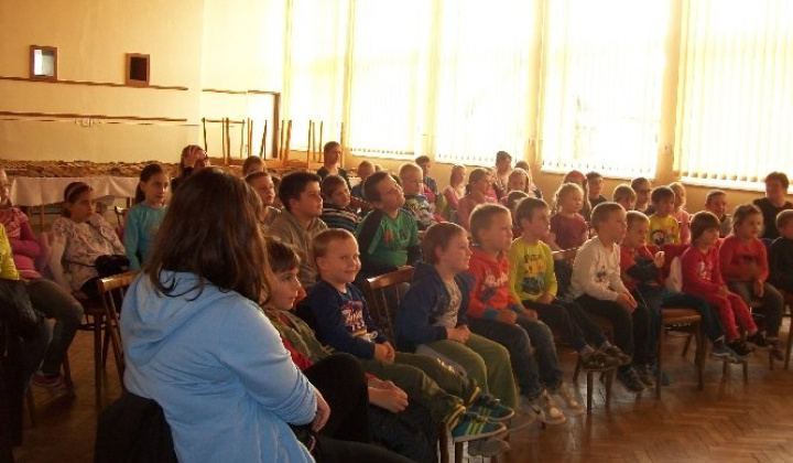 Bábkové divadlo - Bábszínházi előadás