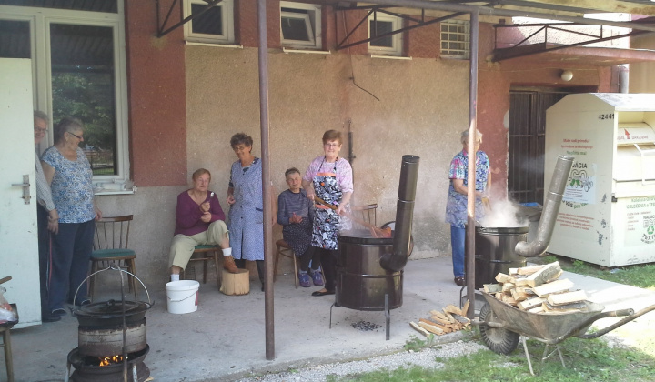 Szilva lekvár főzése a nyugdíjasokkal